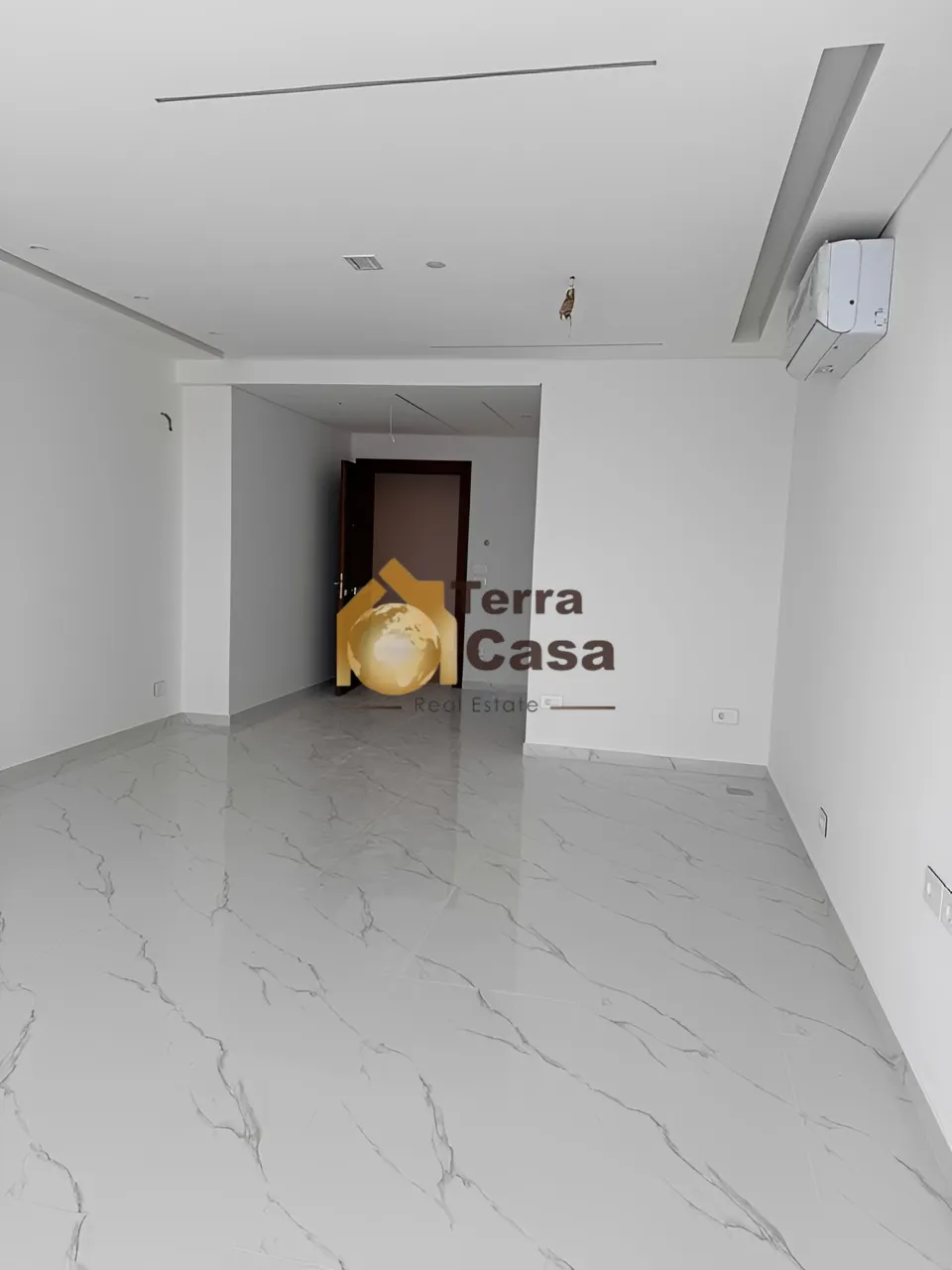 Commercial for rent in Dekwaneh