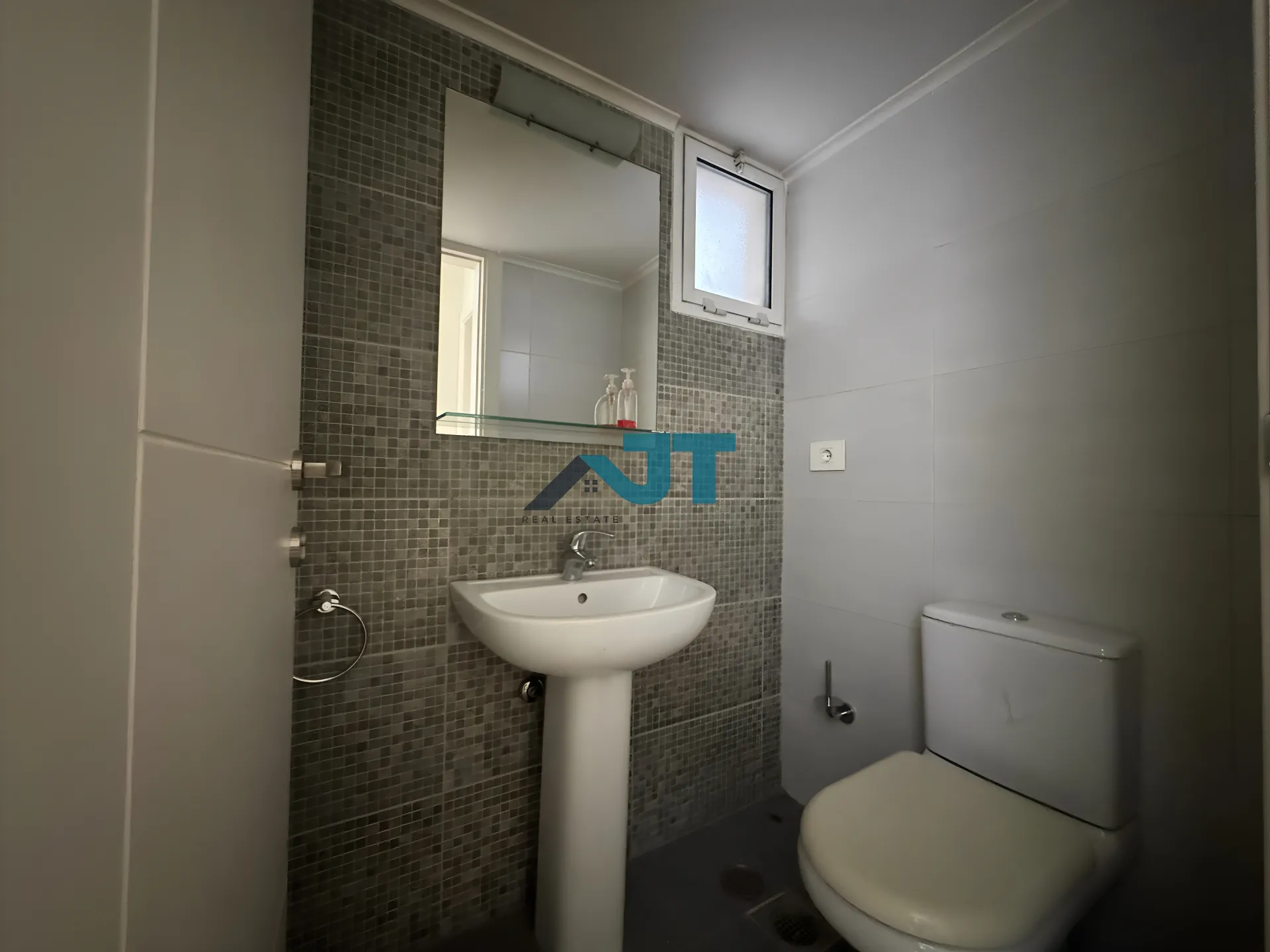 Apartment for Rent in sodeco - 2 bed, 2 bath