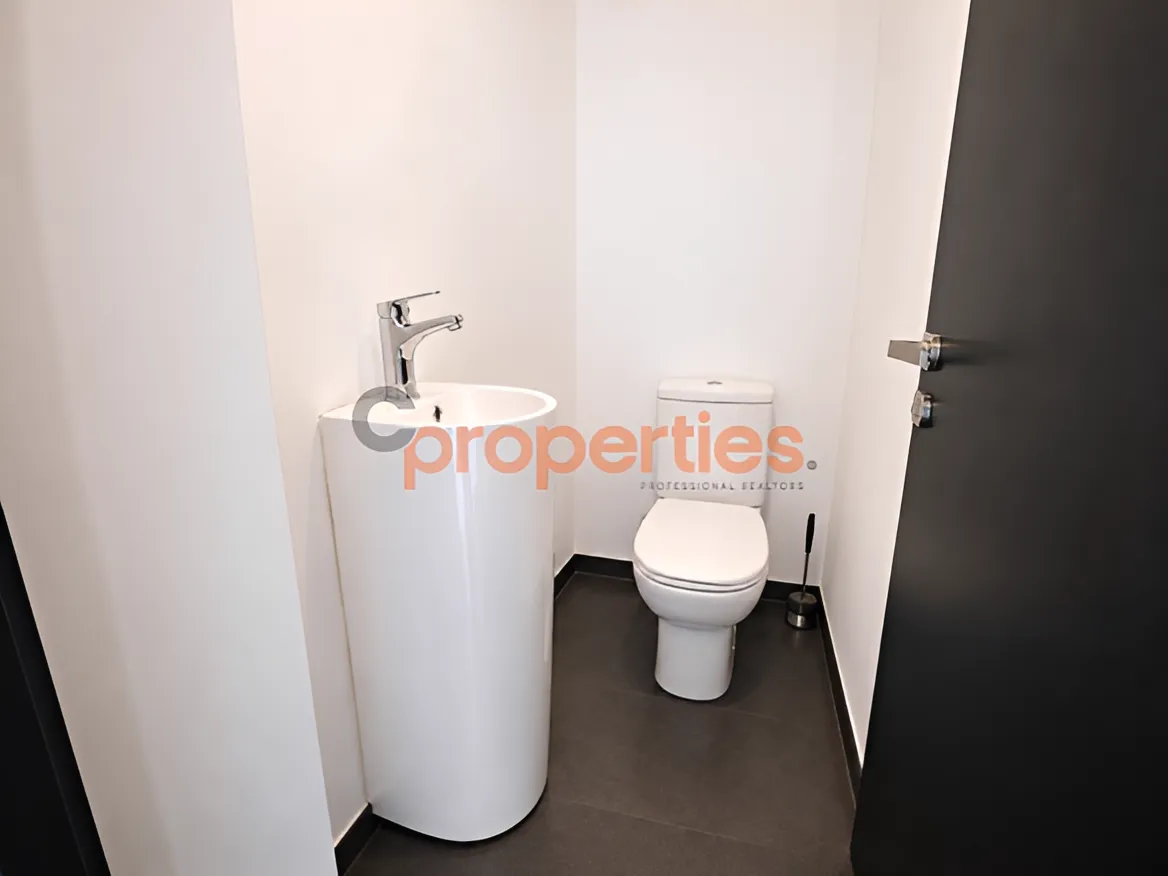 Office for Rent in Zalqa