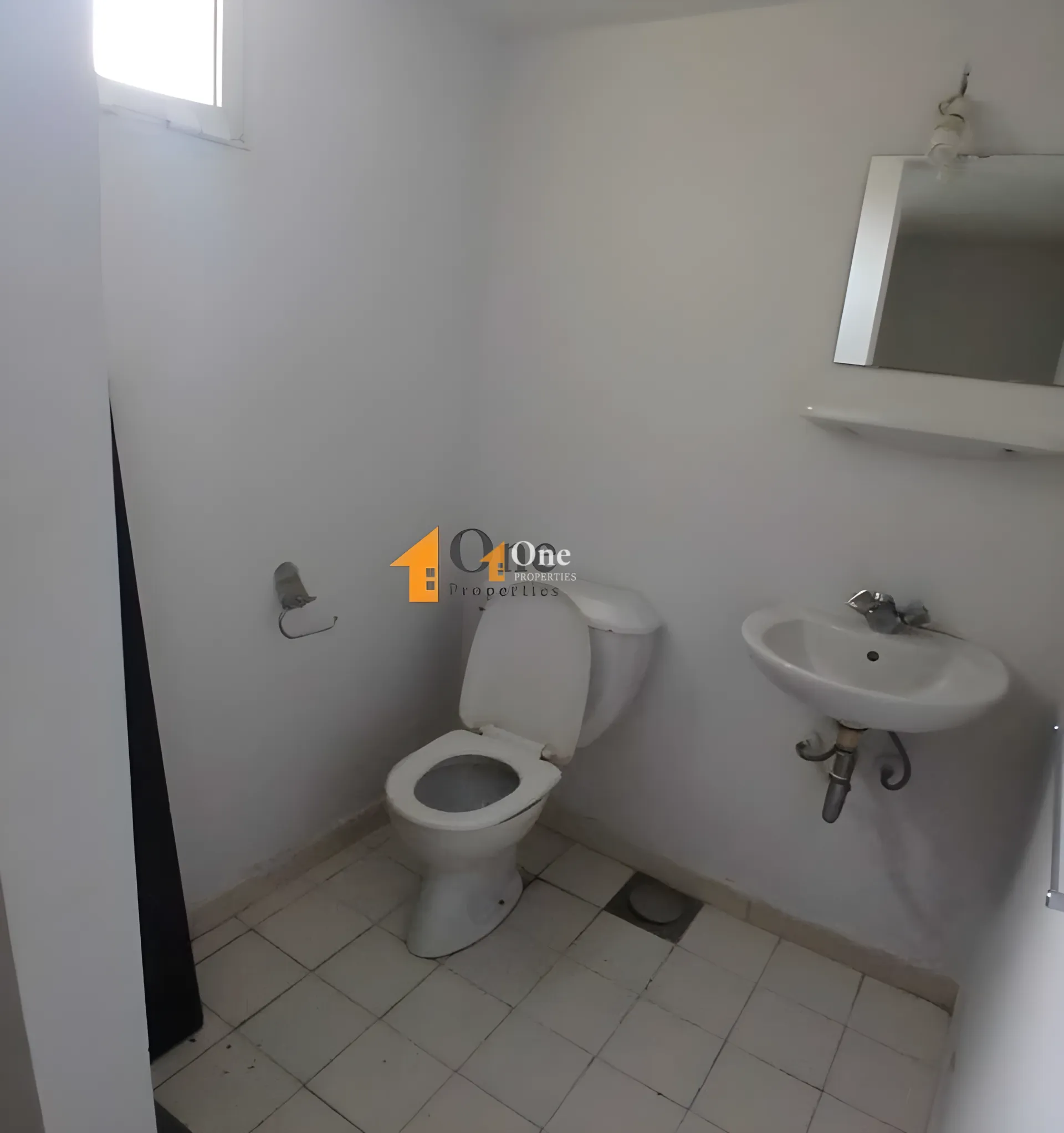 Shop for rent in Mansourieh, Lebanon