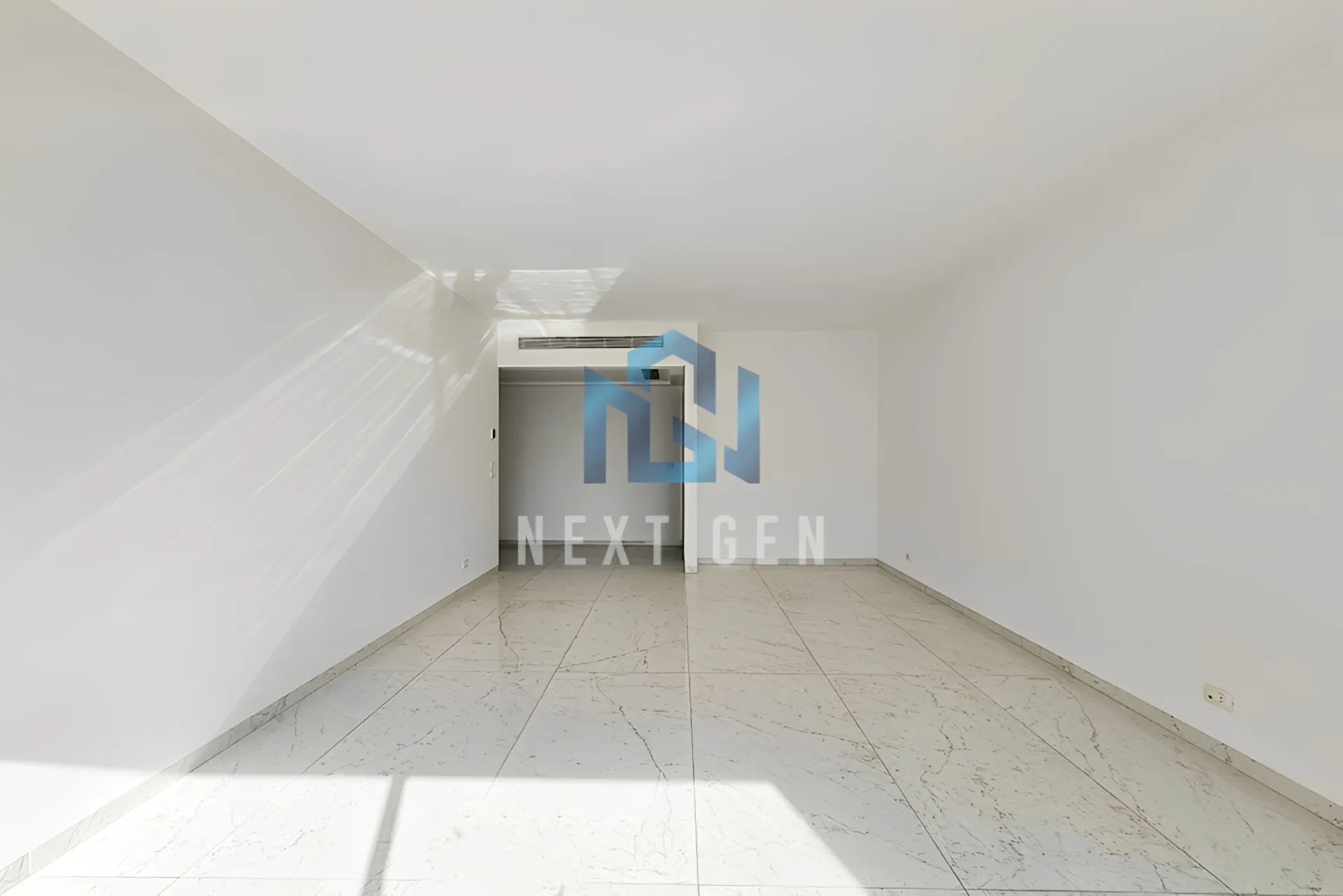 Apartment for sale in Kraytem, Beirut, Lebanon - 3 bed, 4 bath