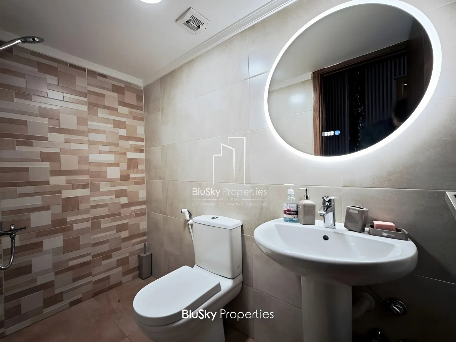 Apartment for Sale in Jouret El Ballout