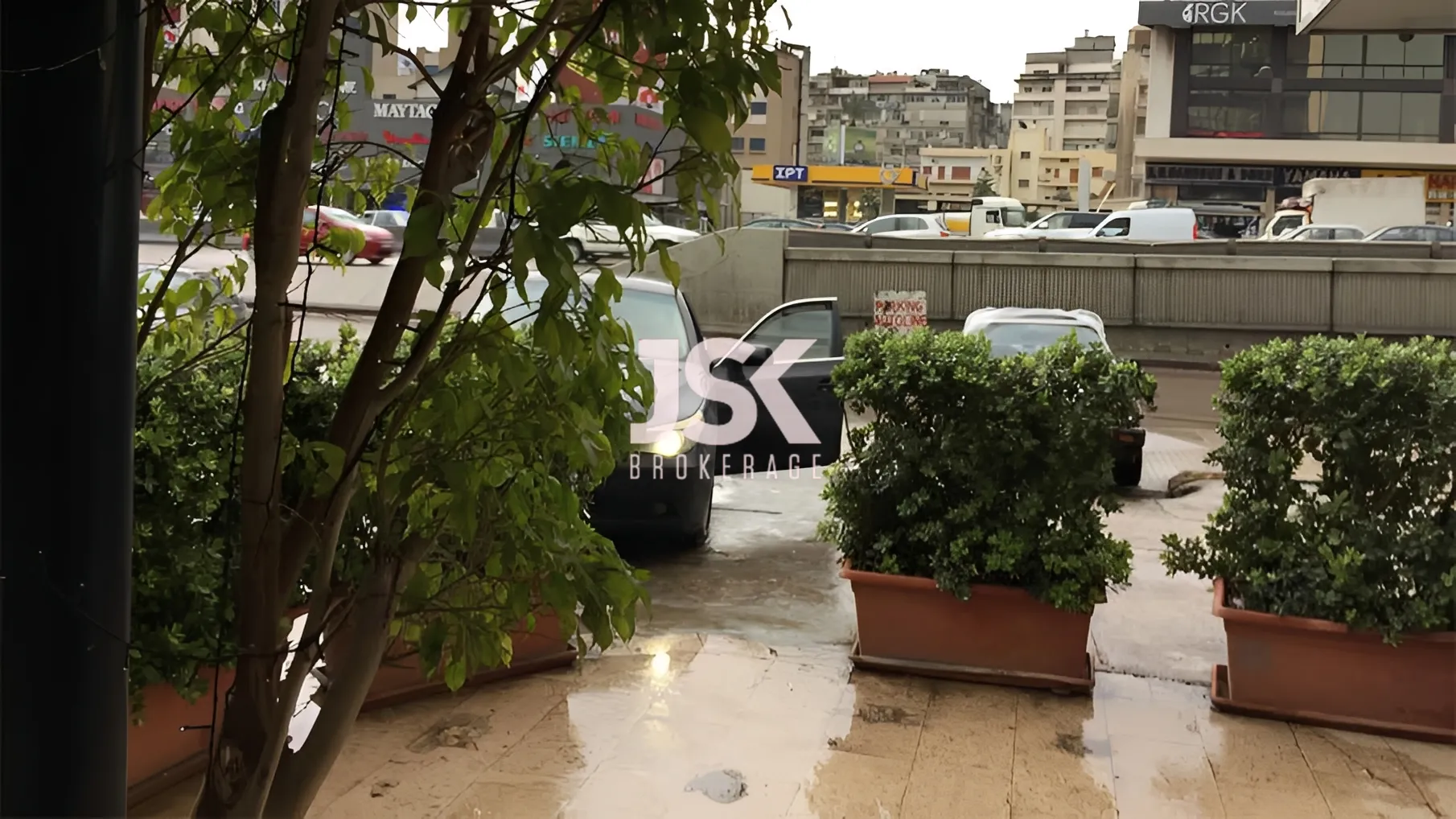 Office for Sale in Daoura