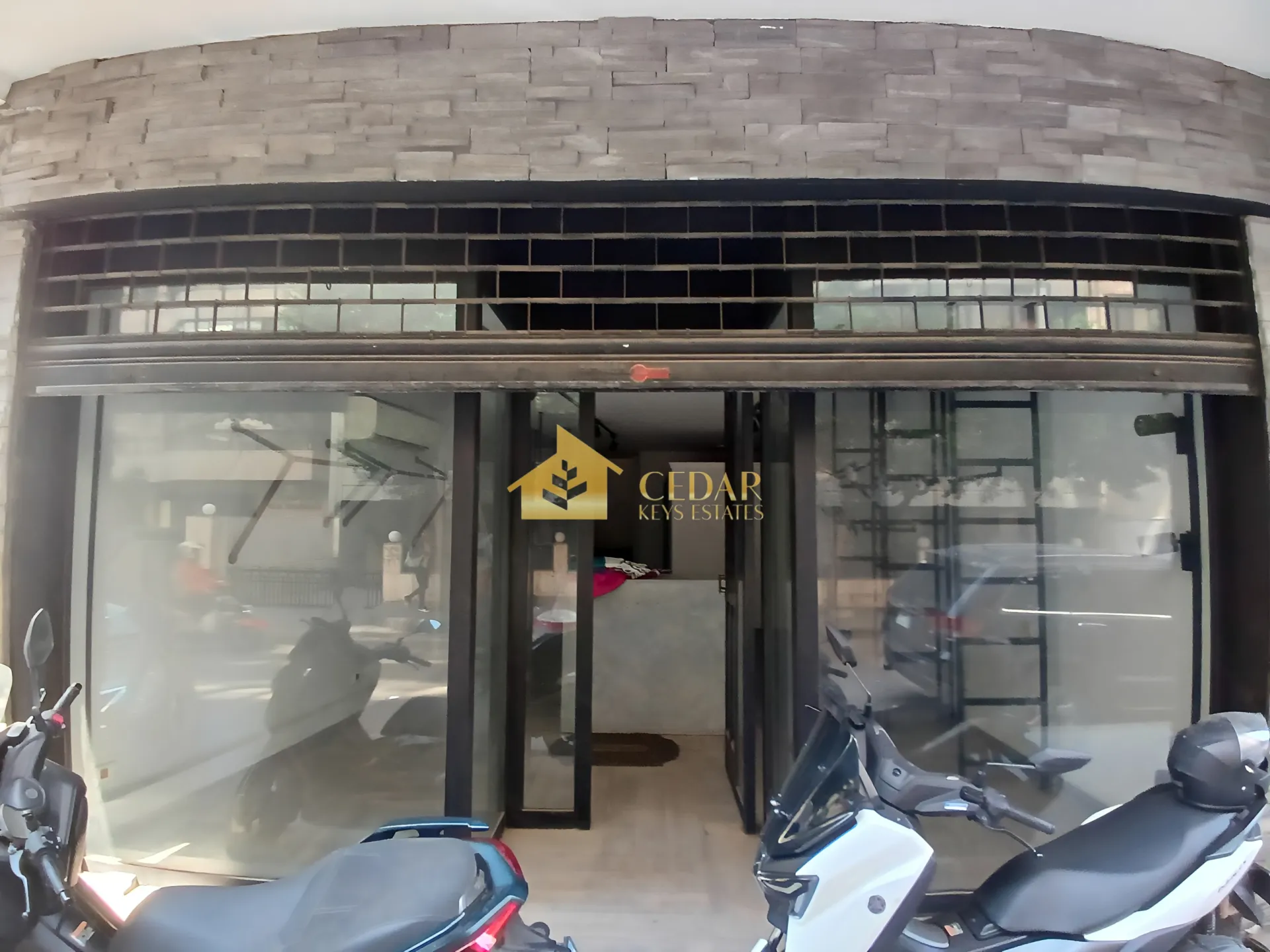 Commercial Commercial for sale in Mazraa, Bayrut, Lebanon