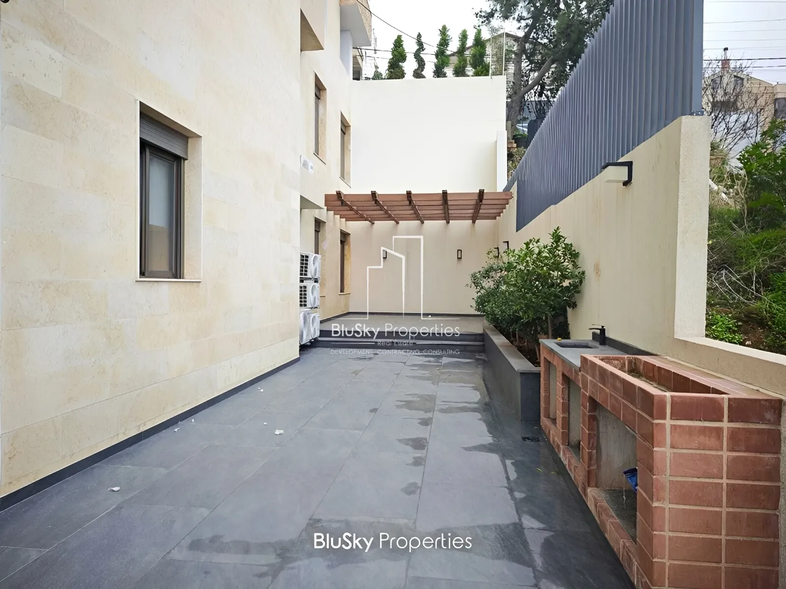 Apartment for Sale in Ain Saade - 4 bed, 4 bath