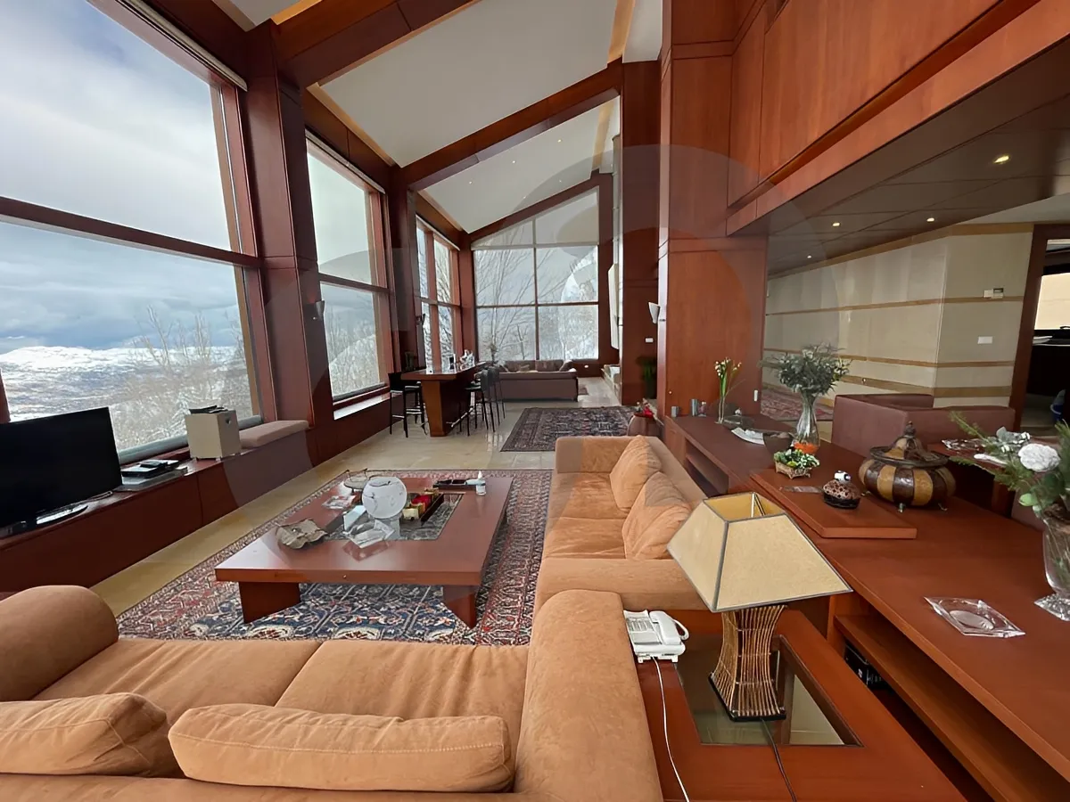 Villa for Sale in Faqra - 6 bed, 8 bath