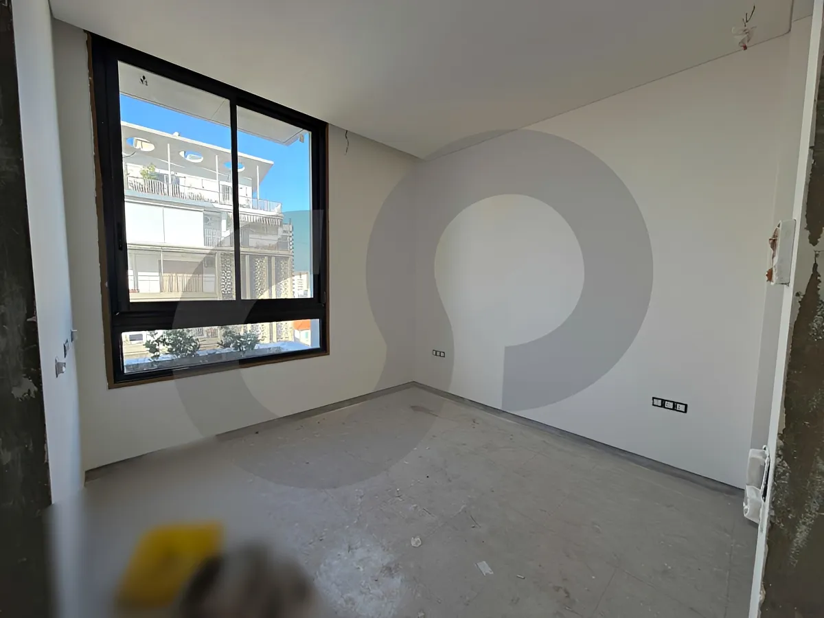 Apartment for Sale in Manara, Beirut, Lebanon - 2 bed, 2 bath