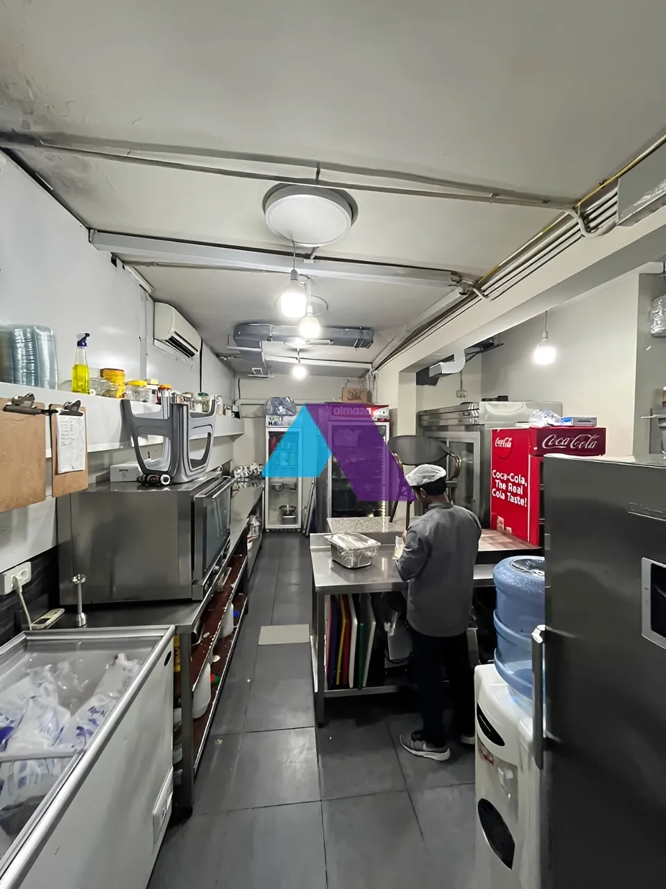 Restaurant for rent in Badaro