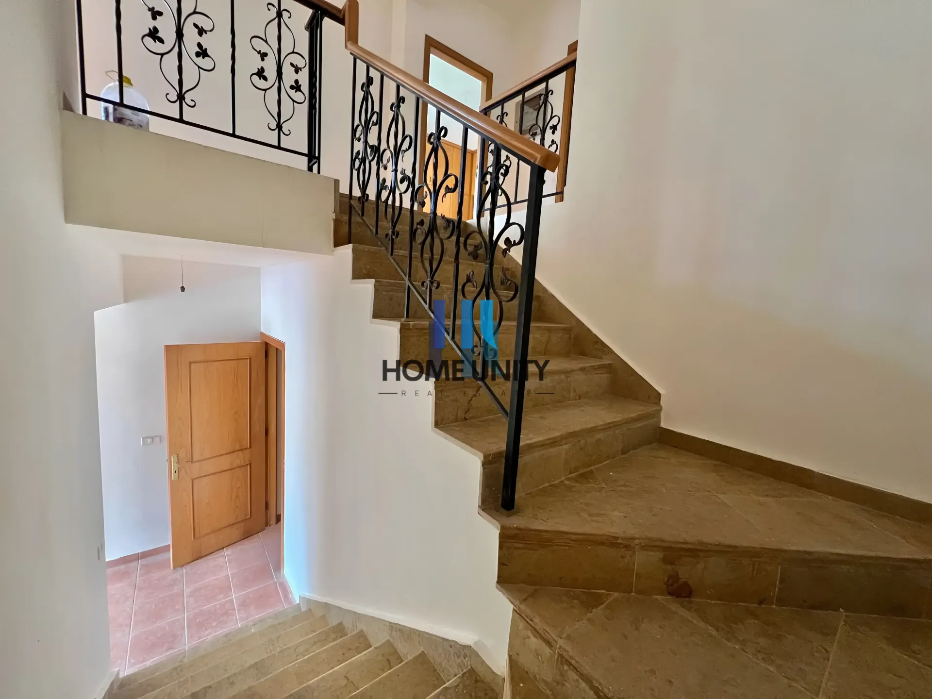 Villa for Sale in Ainab