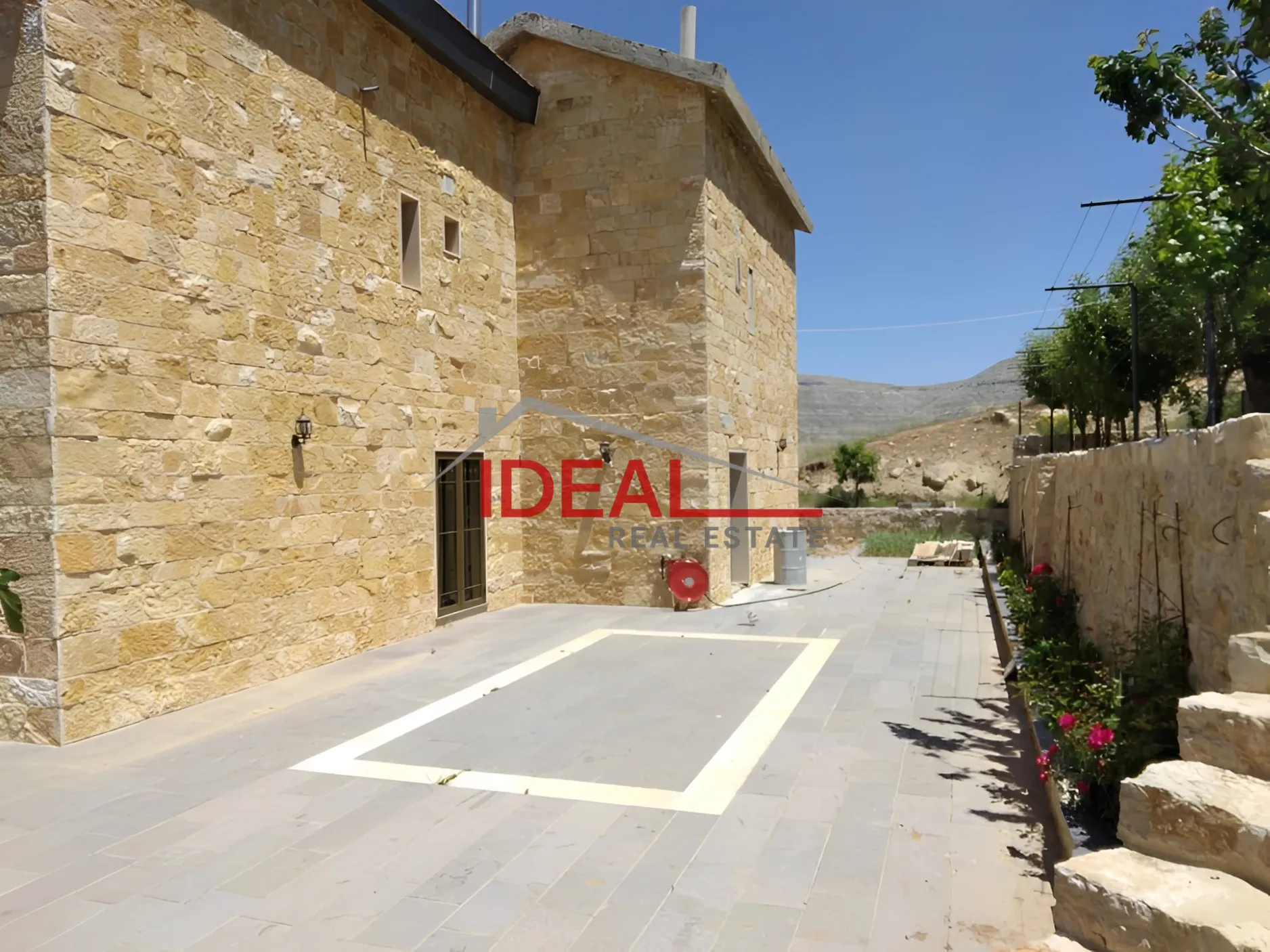 Villa for Sale in Faraiya, Lebanon - 3 bed, 4 bath