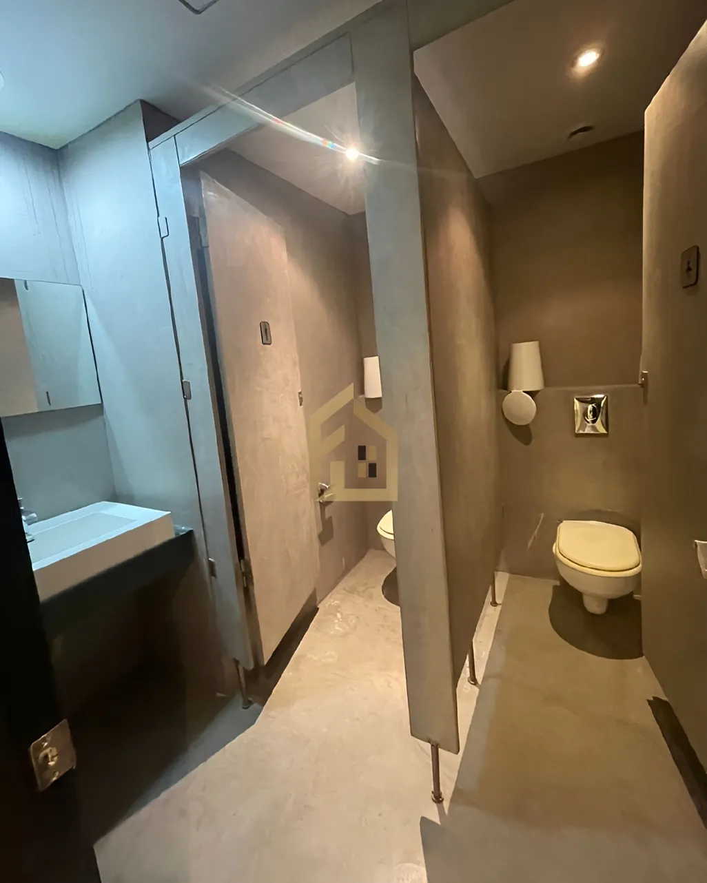 Office for rent in Forn El Chebbak, Lebanon