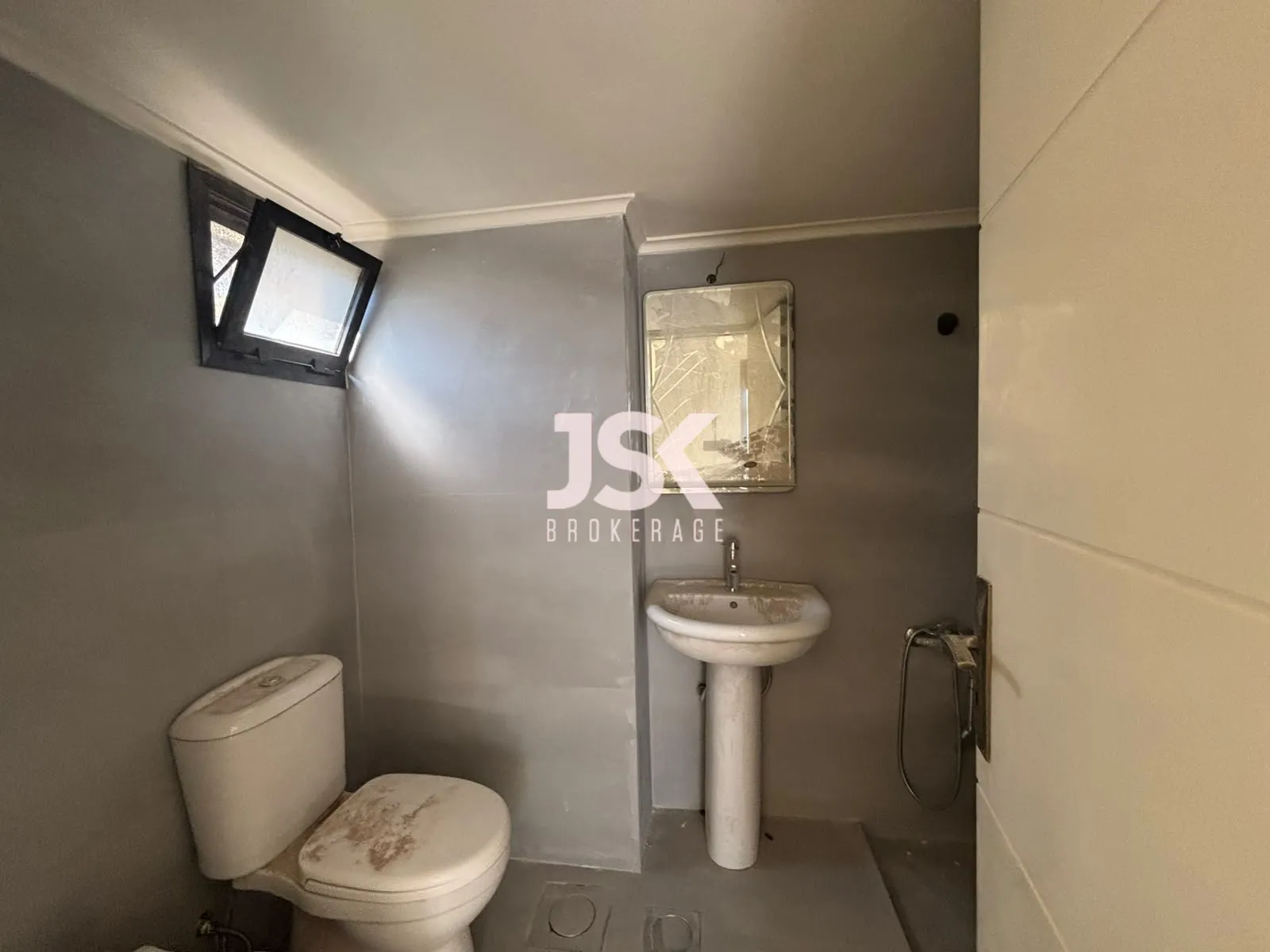 Apartment for Sale in Dekwaneh