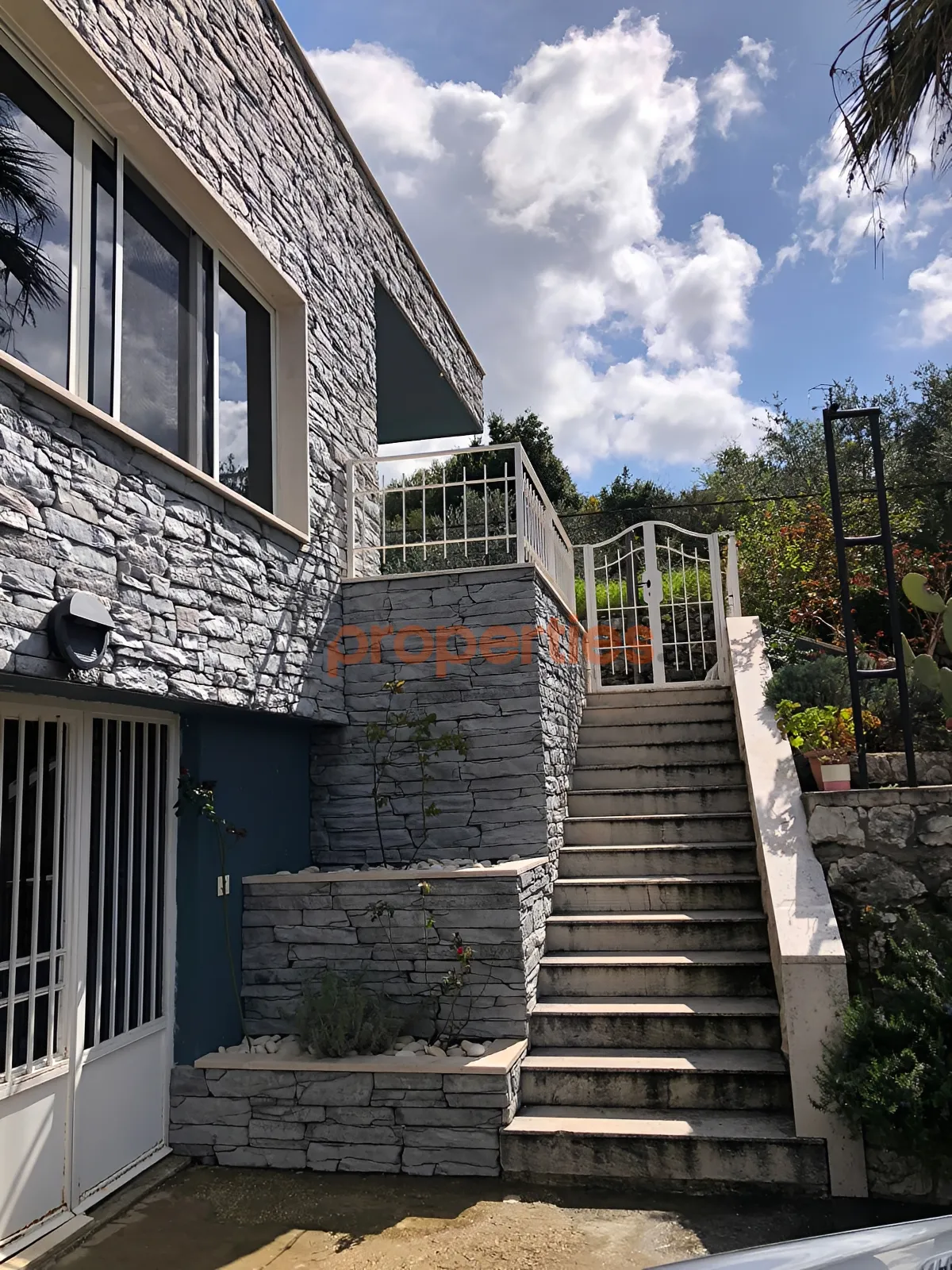 House for Sale in Aabeidat