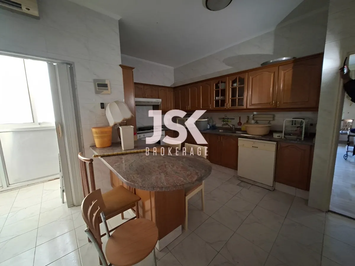 Apartment for Sale in Ain El Tineh, Beirut, Lebanon