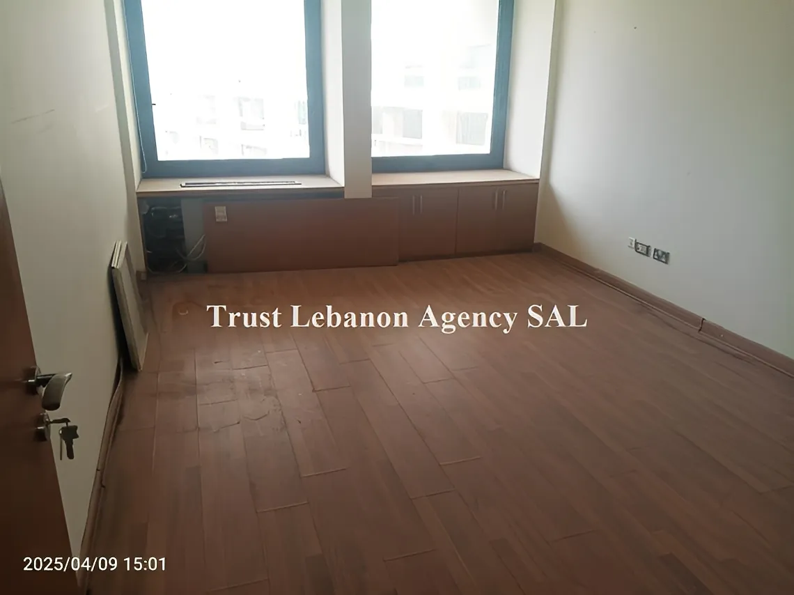 Office for rent in Beirut, Mina El Hosn