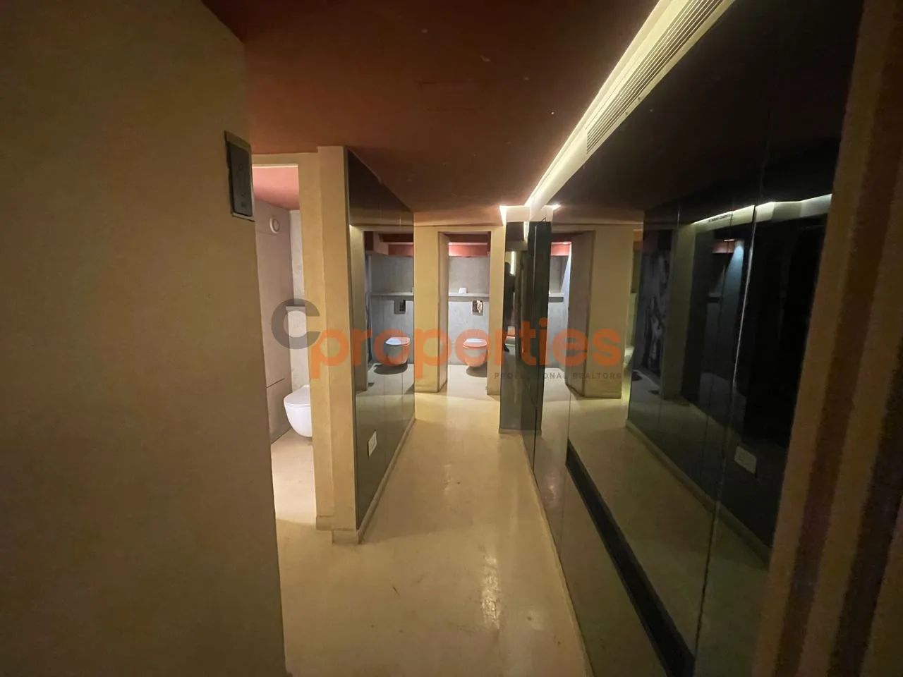 Restaurant for Rent in Saifi Village