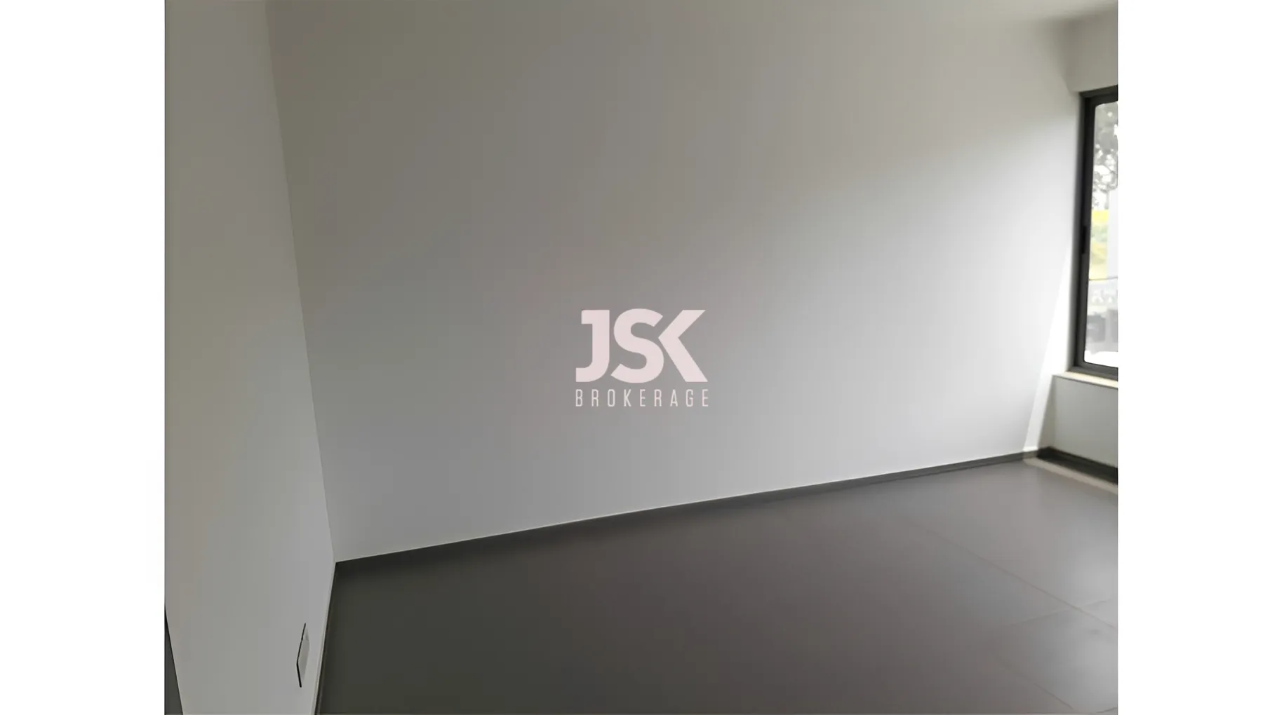 Office for Rent in Dekwaneh