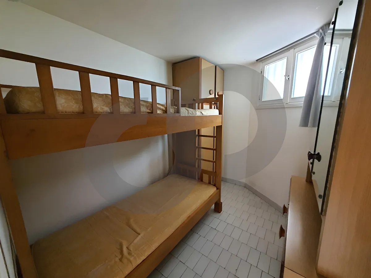 Chalet for Sale in Safra
