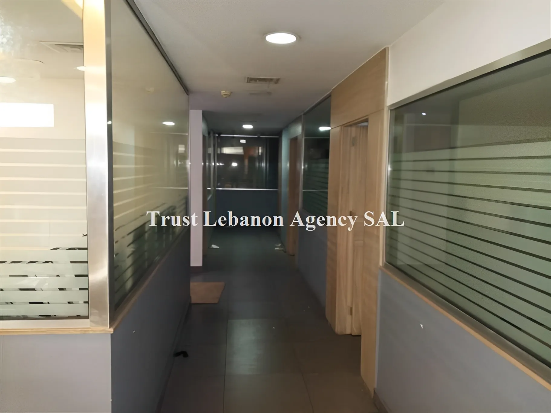 Office for rent in Beirut, Jnah