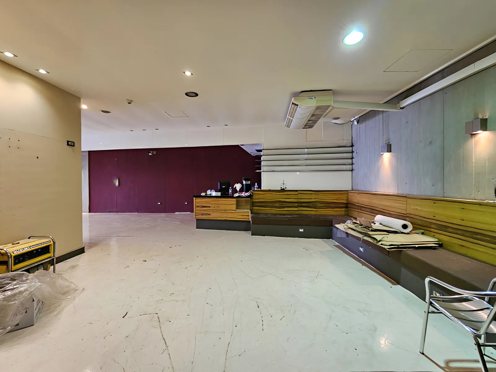 Showroom for Rent in Verdun