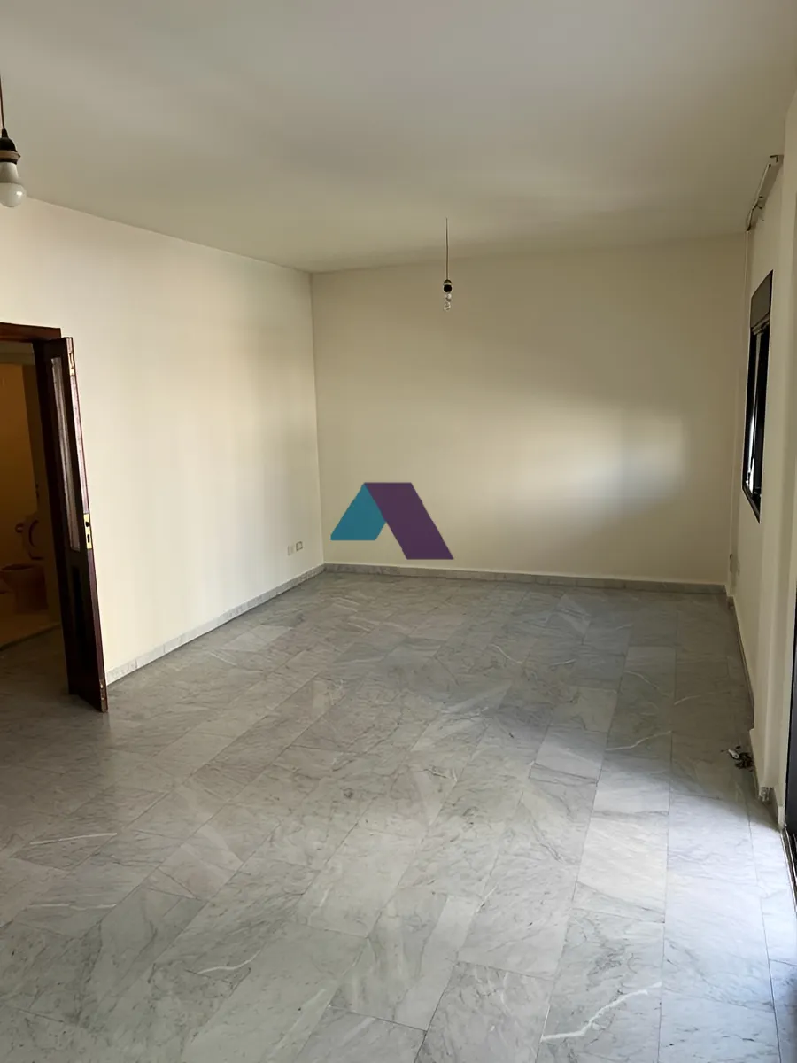 Apartment for Sale in Forn El Chebbak