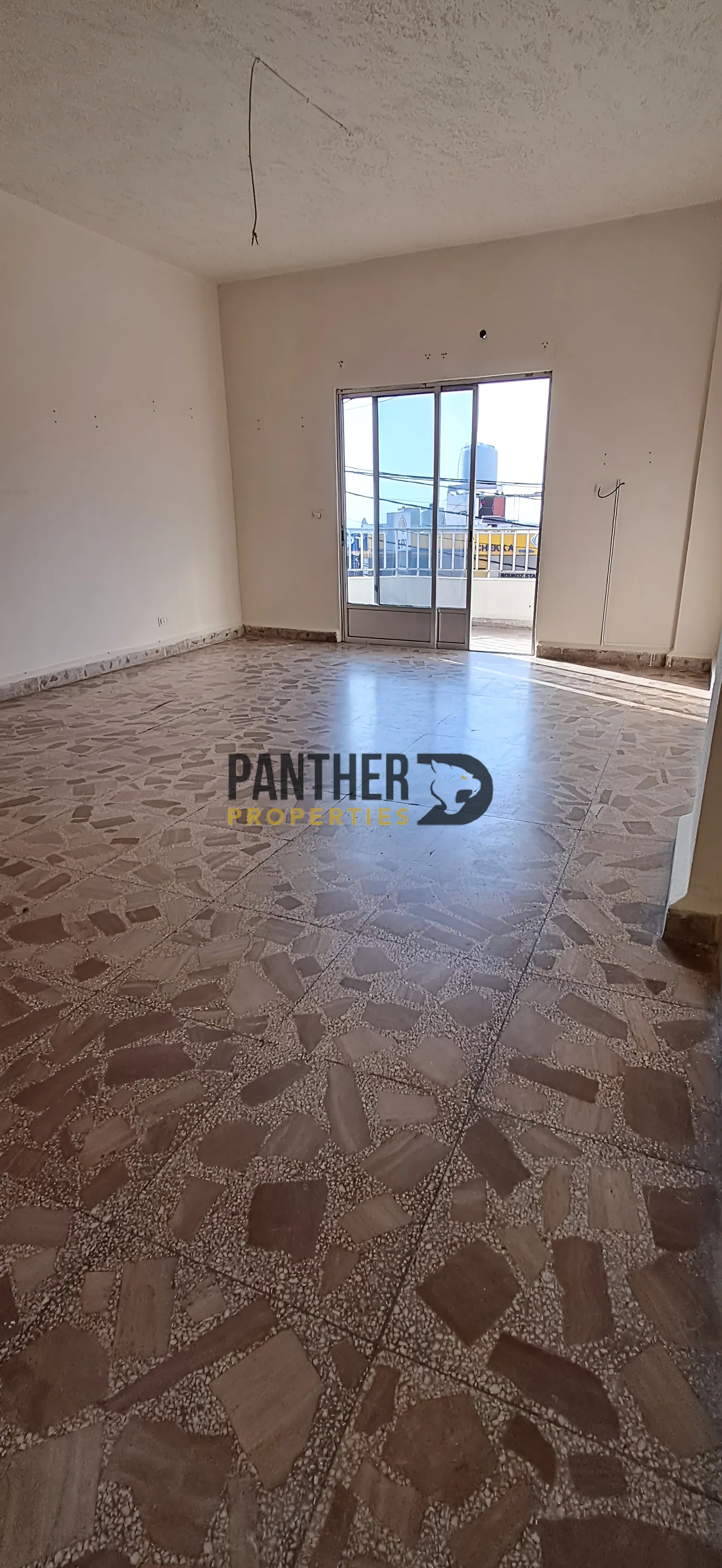 Studio for sale in Chekka