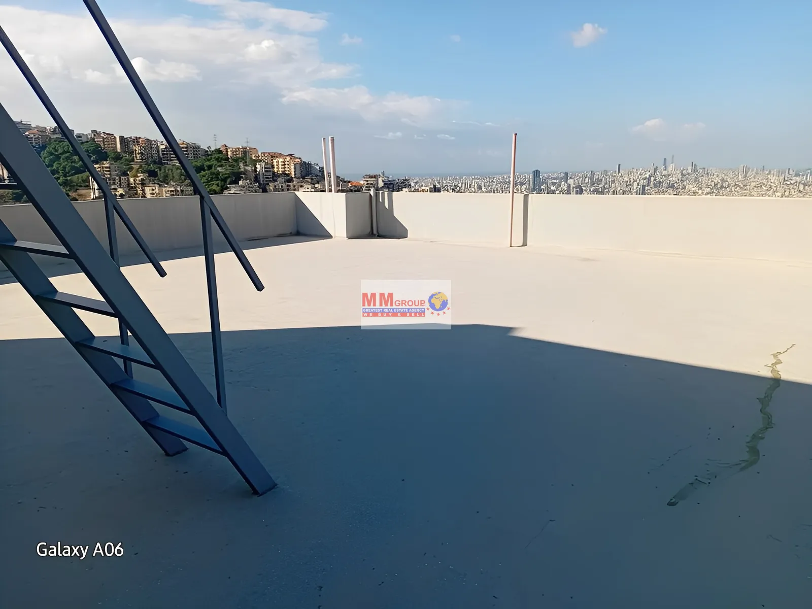 Warehouse for sale in Roumieh