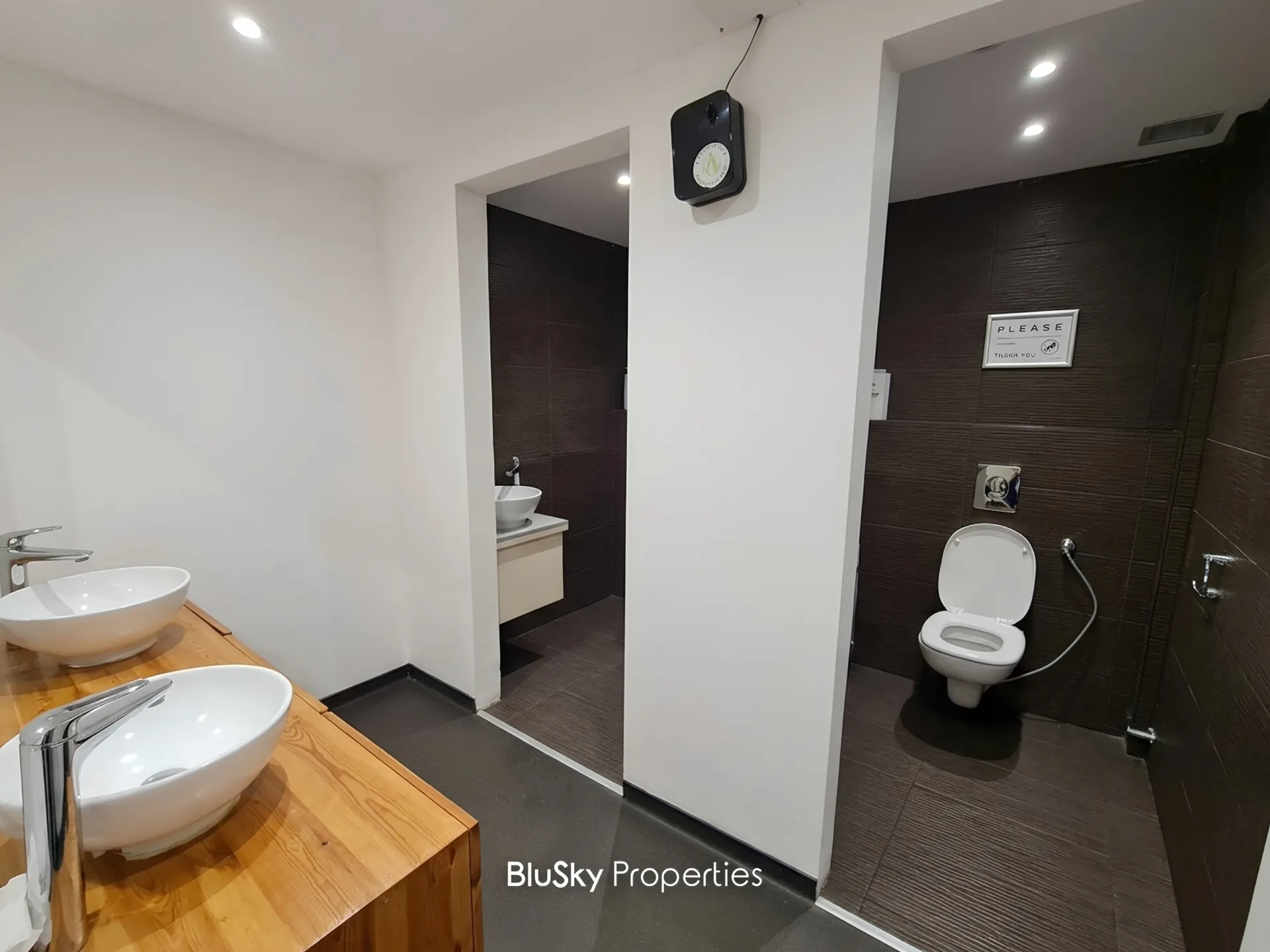 Shop for rent in Jal El Dib