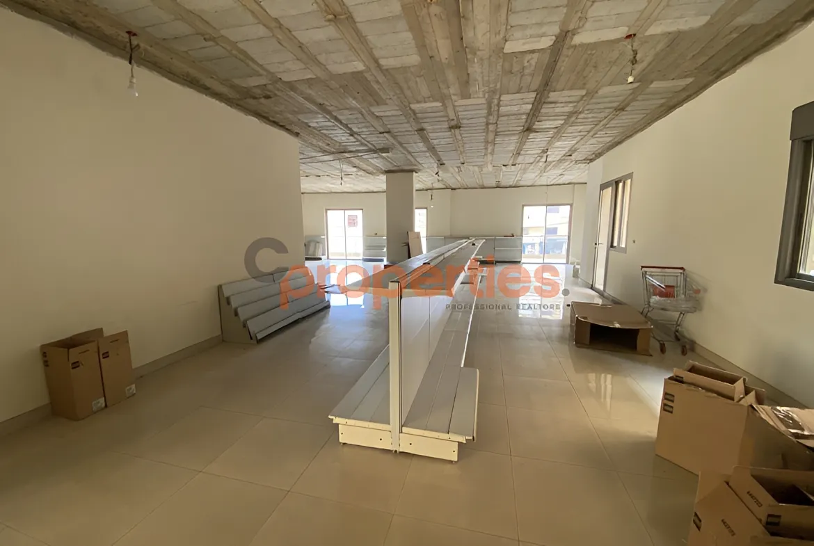 Showroom for Rent in Hazmieh