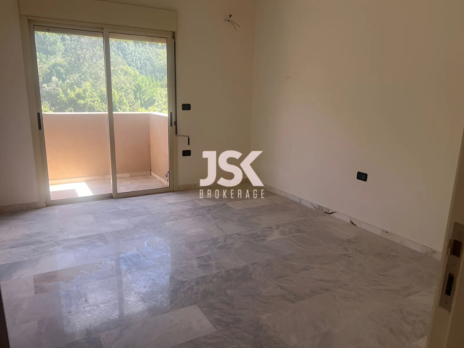 Apartment for Sale in Bchamoun