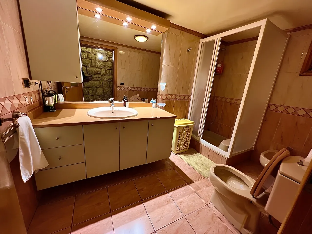 House for sale in Kour
