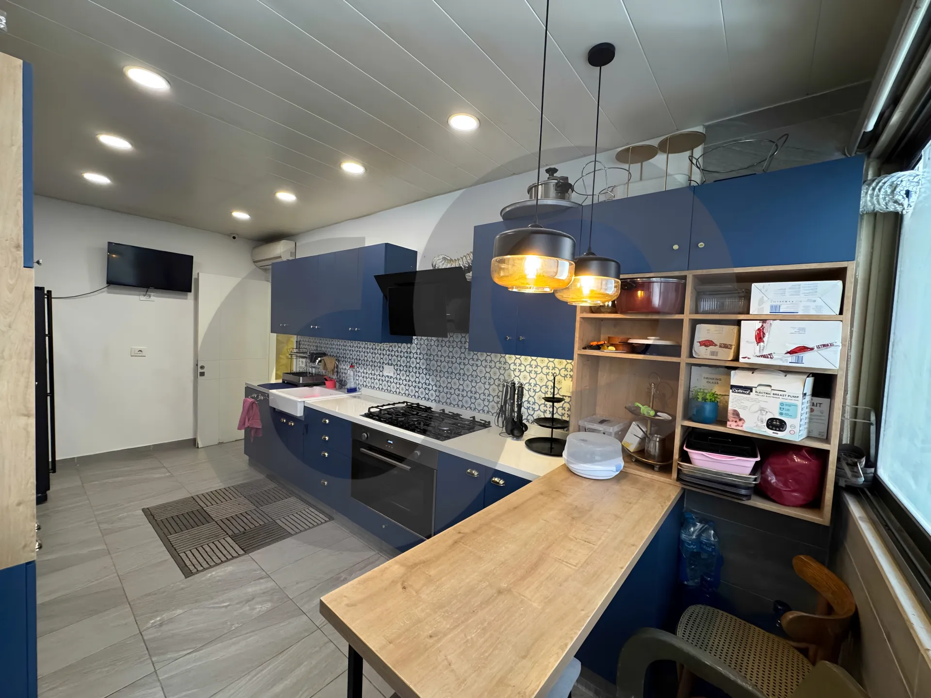Building for Sale in Ras Al Naba'a