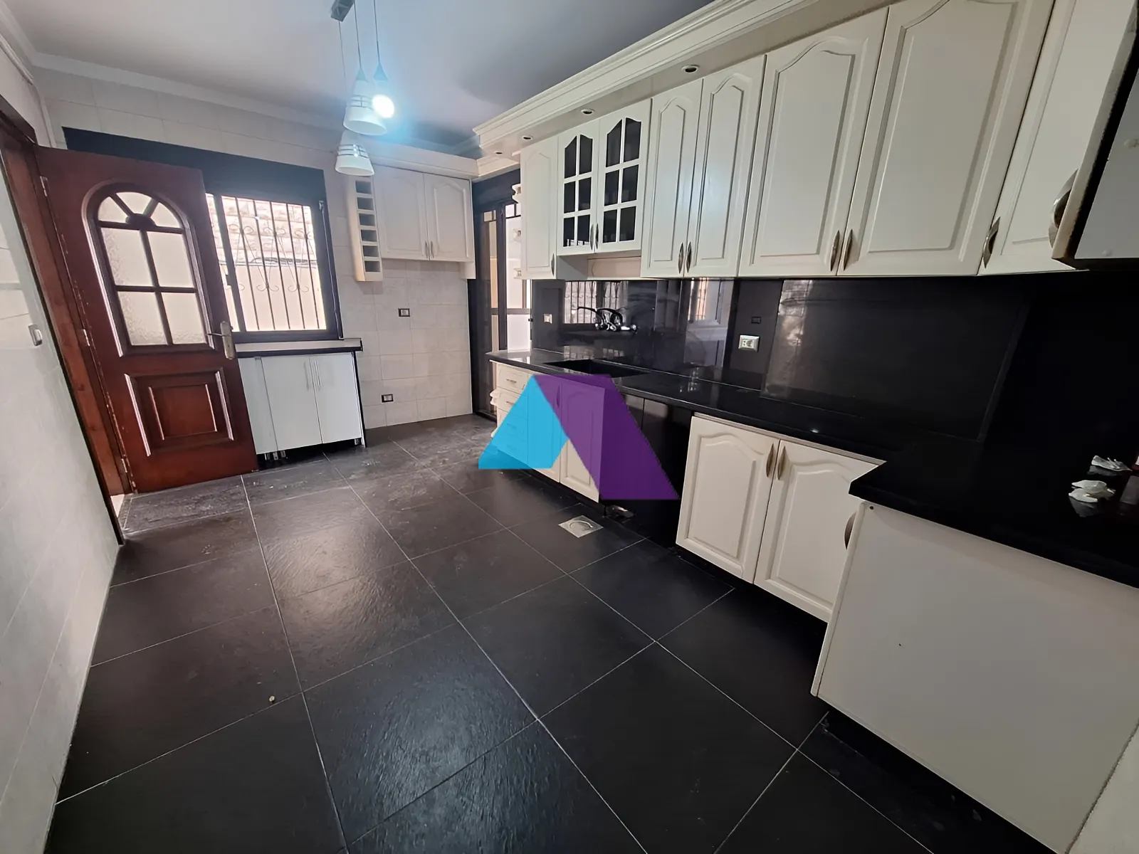 Apartment for Sale in Ain Saadeh