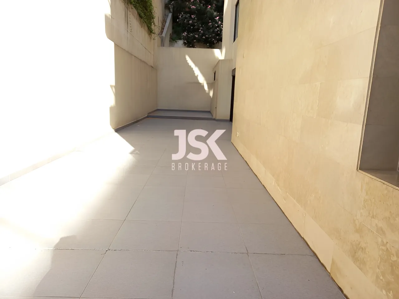 Apartment for Sale in Haret Sakher