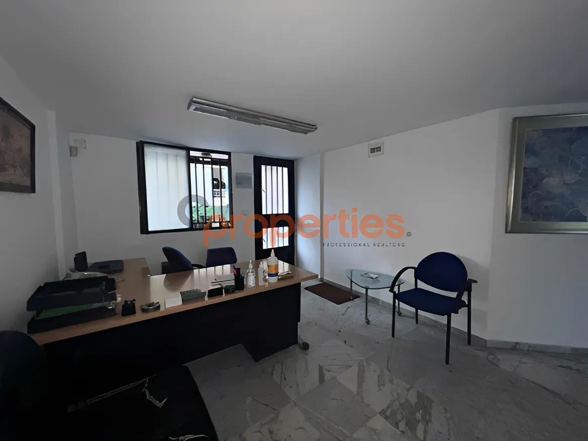 Showroom for Sale in Dekwaneh