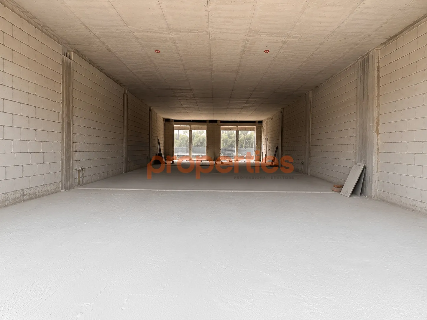 Showroom for Rent in Jnah