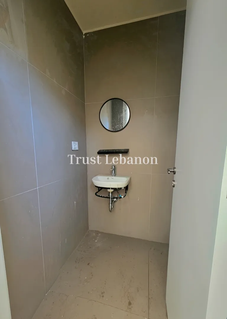 Shop For Rent in Metn, Horsh Tabet