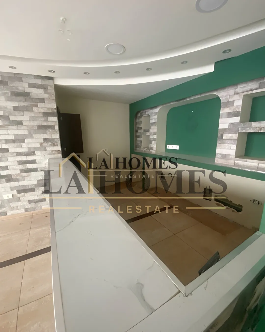 Shop for rent in Zouk Mosbeh