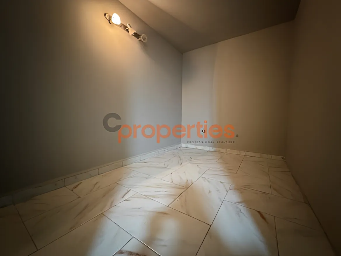 Shop for Rent in Hazmieh