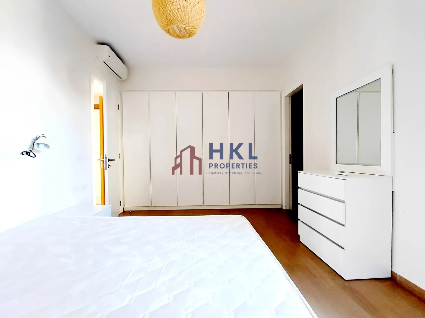 Apartment for rent in Ain Al Mraiseh, Beirut, Lebanon