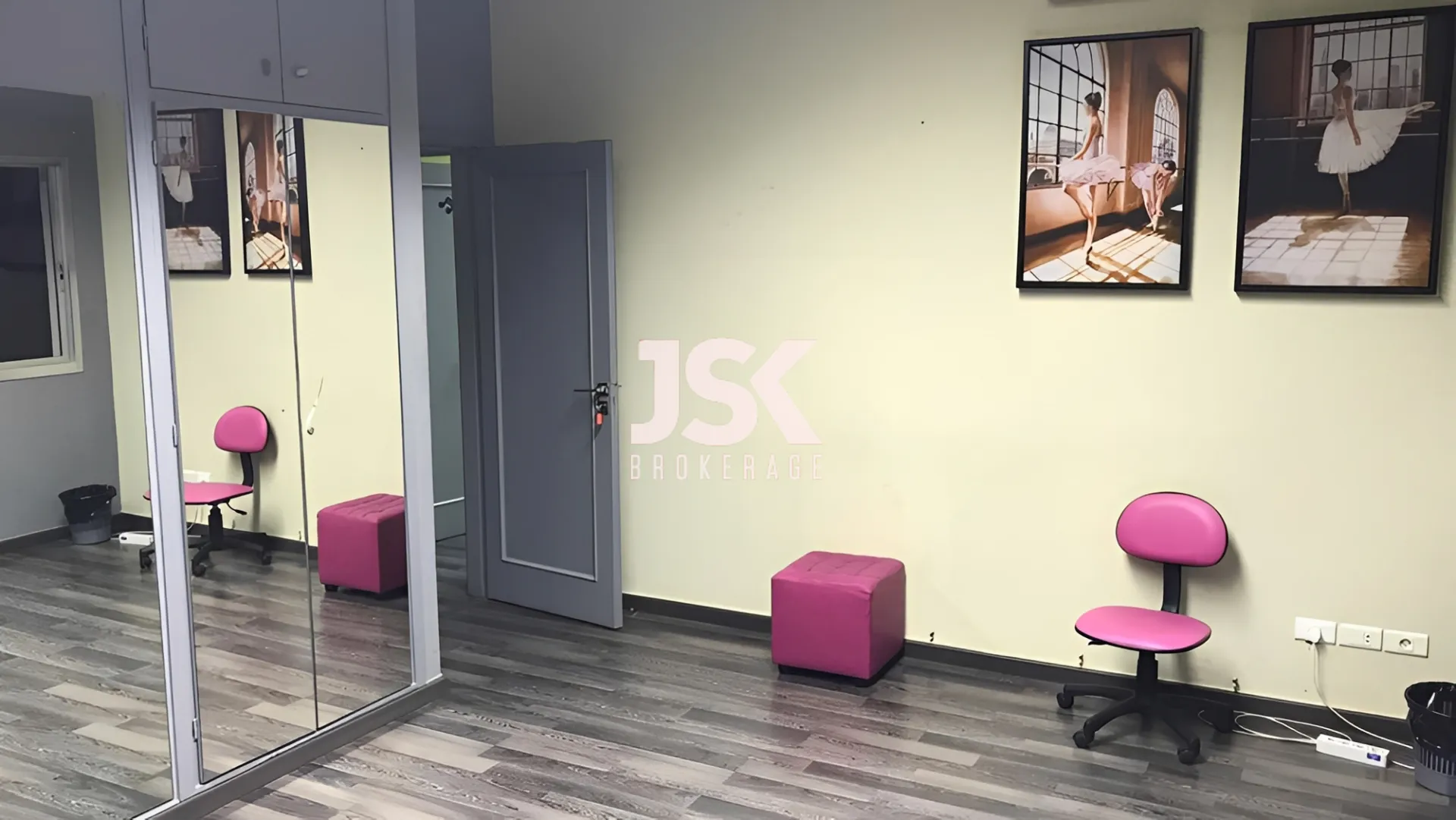Office for sale in Jdeideh