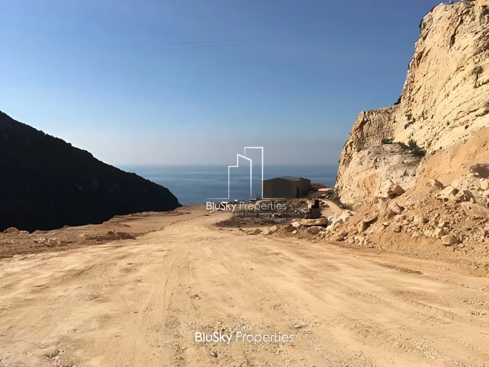 Land for Sale in Maaysra