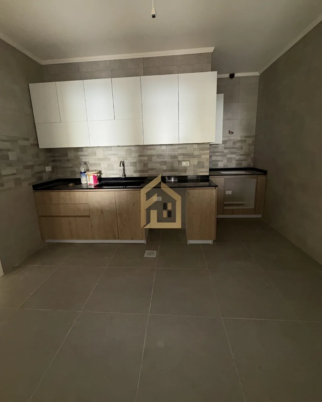 Apartment for rent in Qornet El Hamra, Lebanon - 2 bed, 2 bath