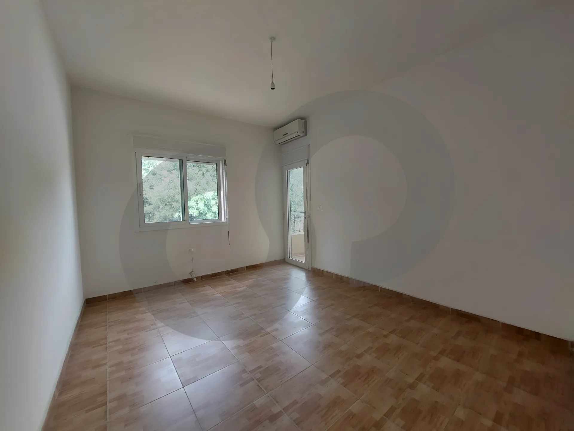 Building for Sale in Hosrayel