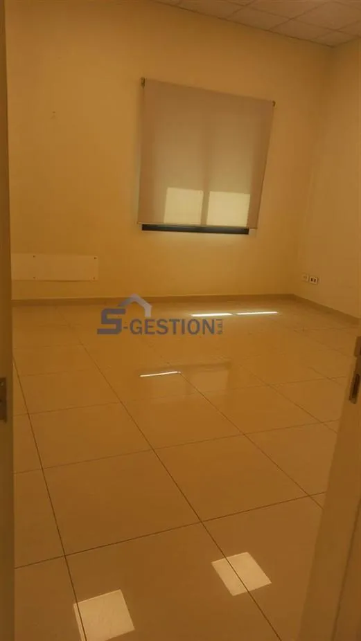 Office for rent in Zalqa