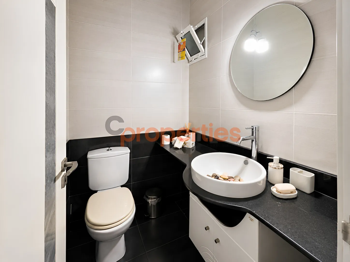 Apartment for Rent in Aamchit