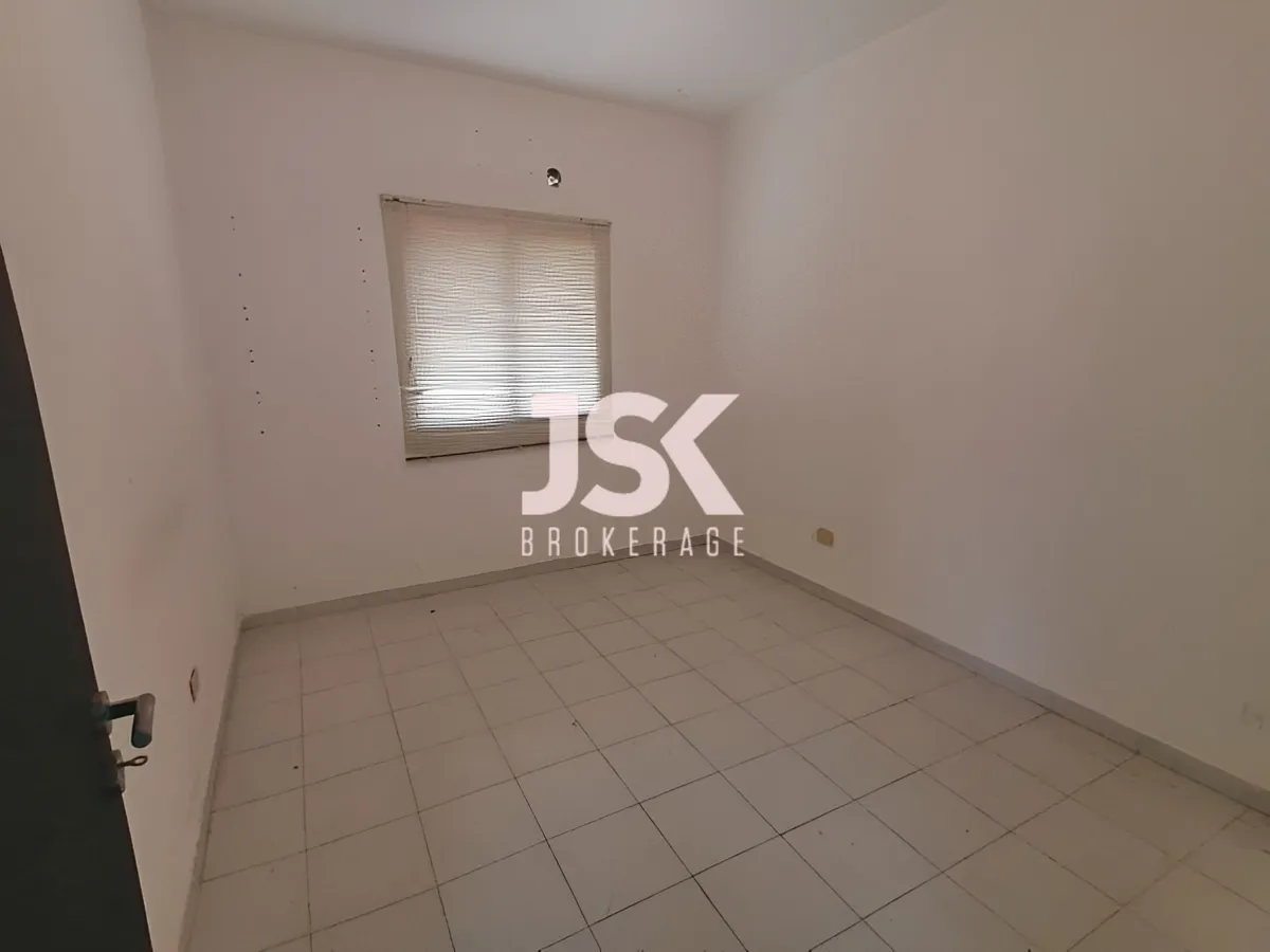 Office for rent in Baouchriyeh