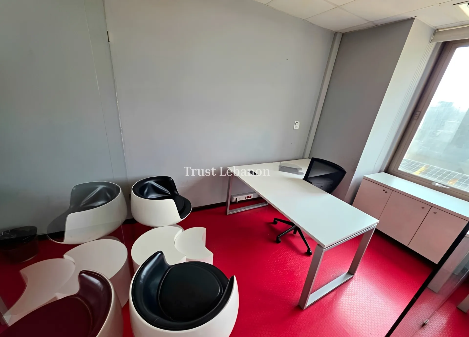 Office for rent in Sin El Fil, Lebanon