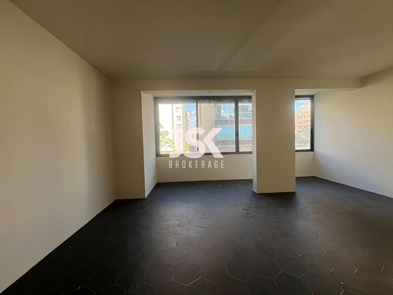 Building for Rent in Badaro