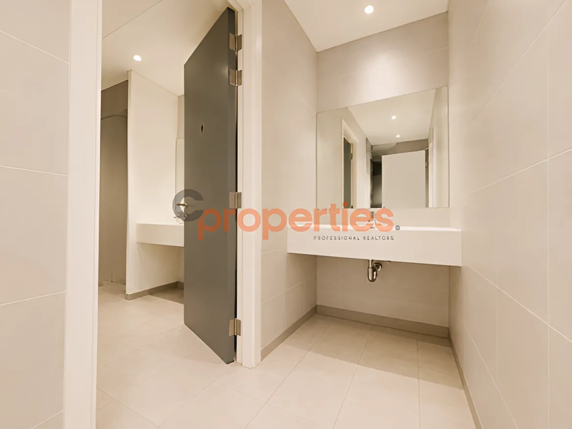 Showroom for Rent in Hamra